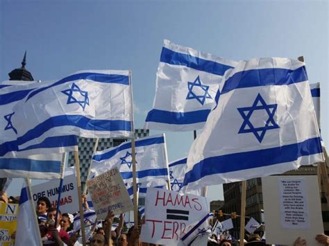 does balenciaga support israel